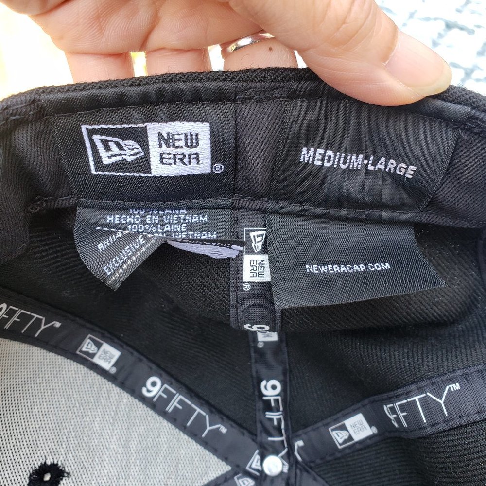 NEW ERA Black Glitter NY Snapback Hat! - Picture 6 of 16